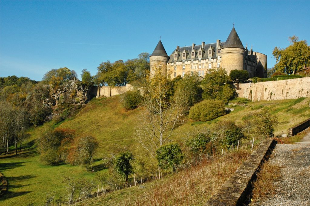 visiter-rochechouart-limousin-1