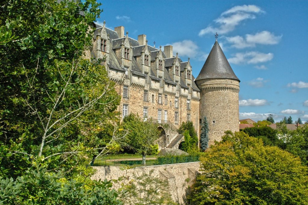 visiter-rochechouart-limousin-2