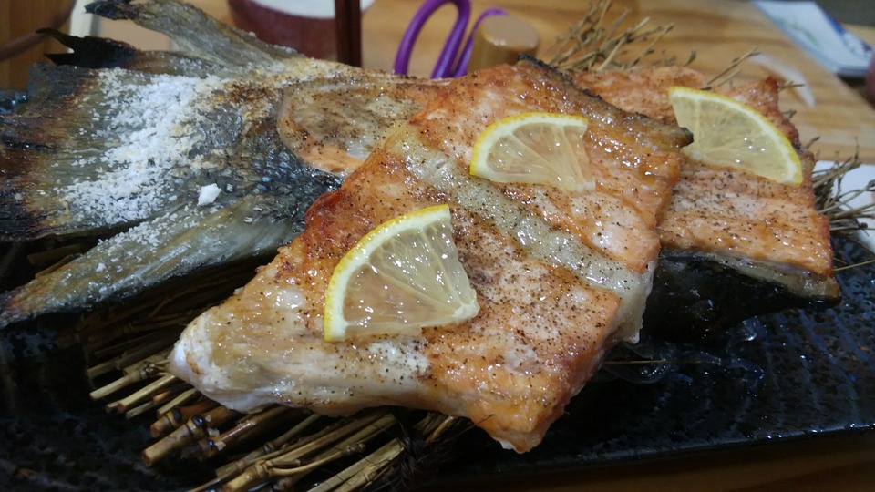 Poisson grillé pour senior