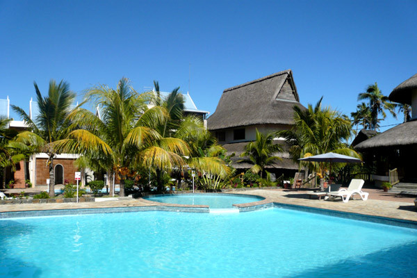 1325_piscine-le-palmiste_54852_pgbighd