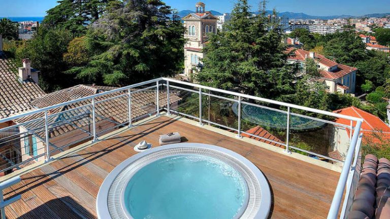 3121_837917_960_540_FSImage_1_Edit_Jacuzzi
