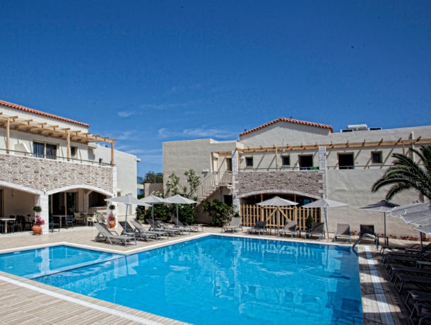 maravel-star-art-hotel-piscine1