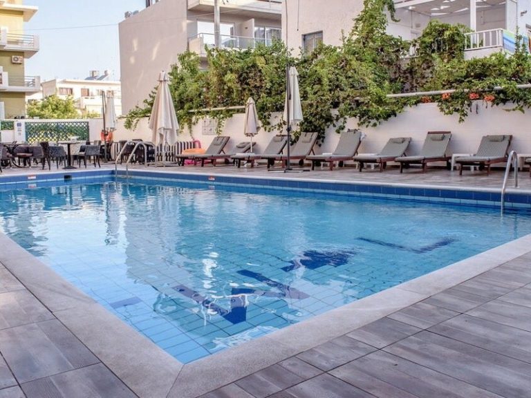 4413_Pool-1