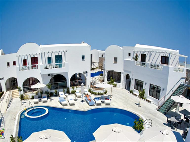 La-Mer-Deluxe-Hotel-Santorini-Greece