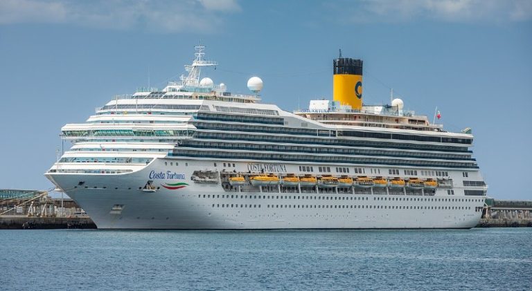 5579_Costa_Fortuna_at_the_Port_of_Funchal_Funchal_Madeira_2023_May