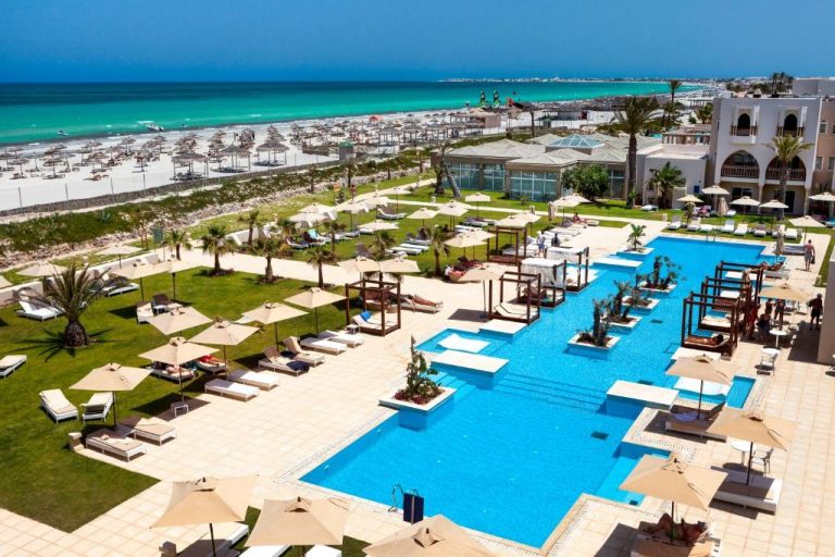 Blue-Palm-Beach-Palace-Adults-only