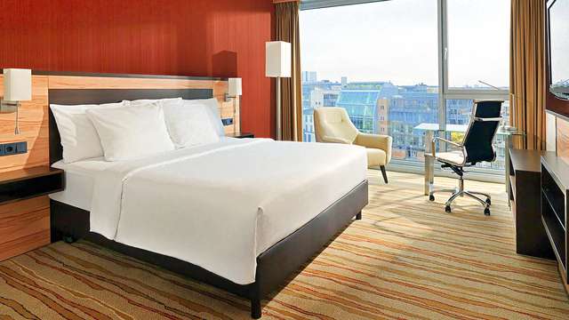 1198586_640_360_FSImage_1_EDIT_BEDROOM_04-2